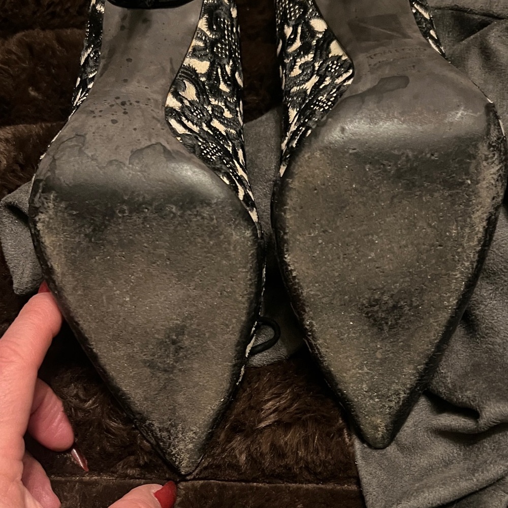 ✨ Tom Ford Black Lace Stiletto Pumps – Size 39 ✨ - Picture 3 of 7